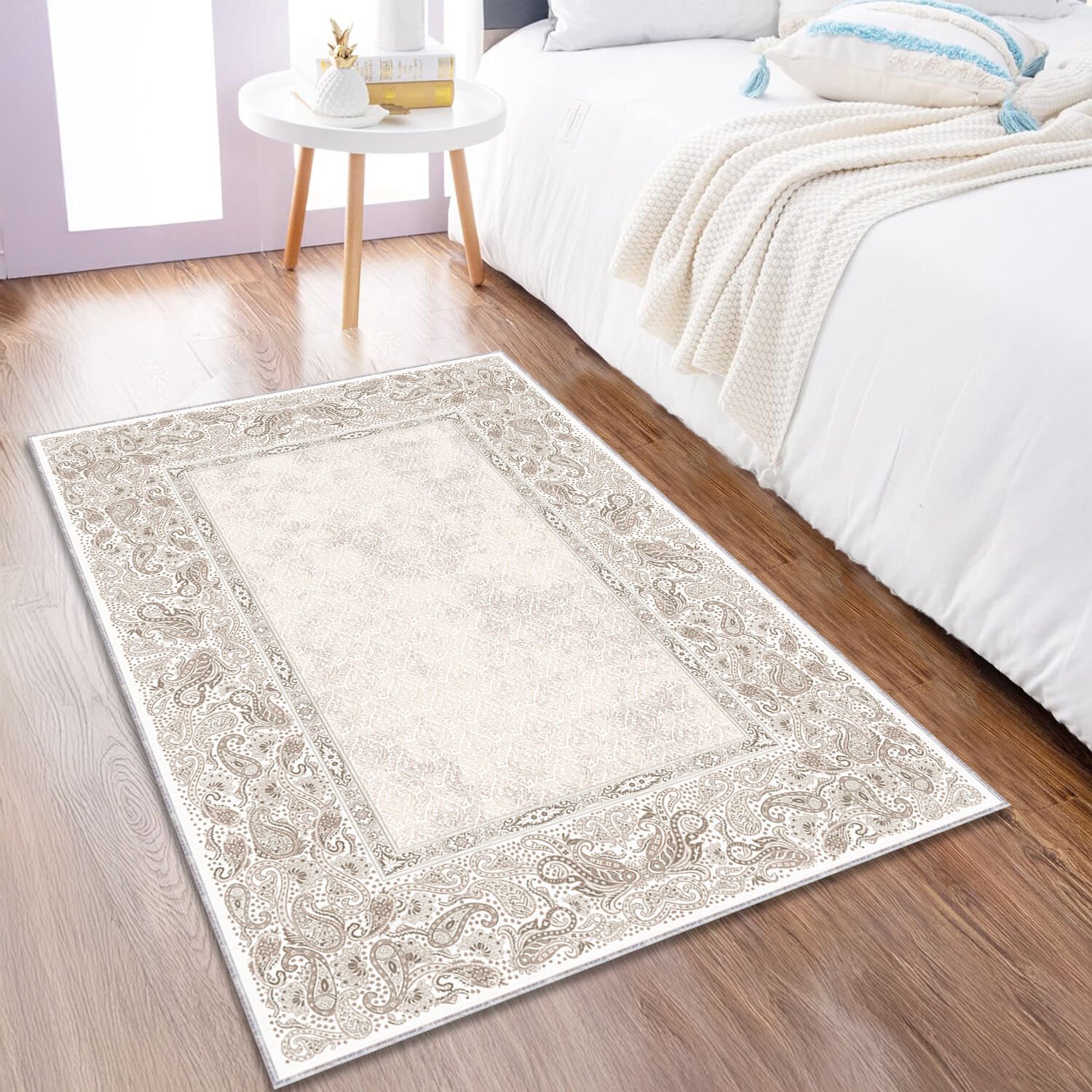 Beige Paisley Border Rug – Classic Pattern Carpet for Living Room, Bedroom